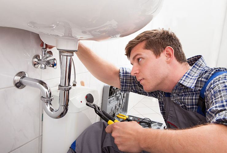 How to find a trustworthy plumber | startrescue.co.uk