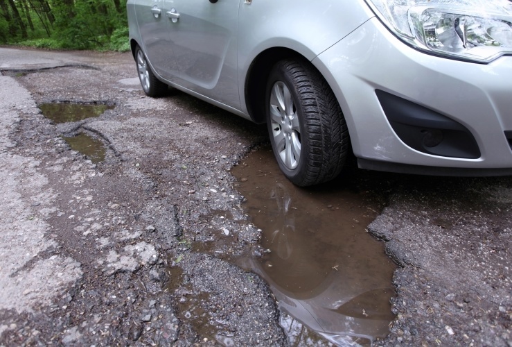 Potholes How To Avoid Damaging Your Car Uk